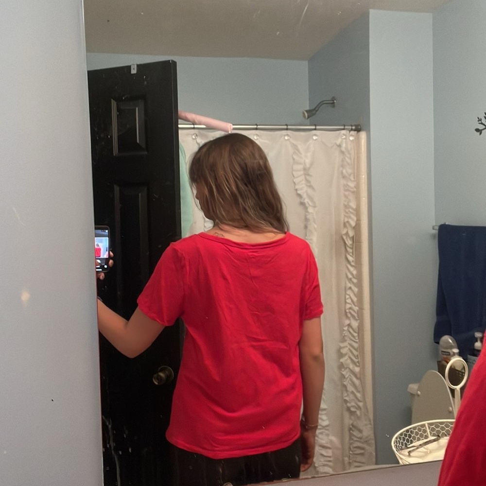 Old Navy Red V-Neck T Shirt - Picture 8 of 8